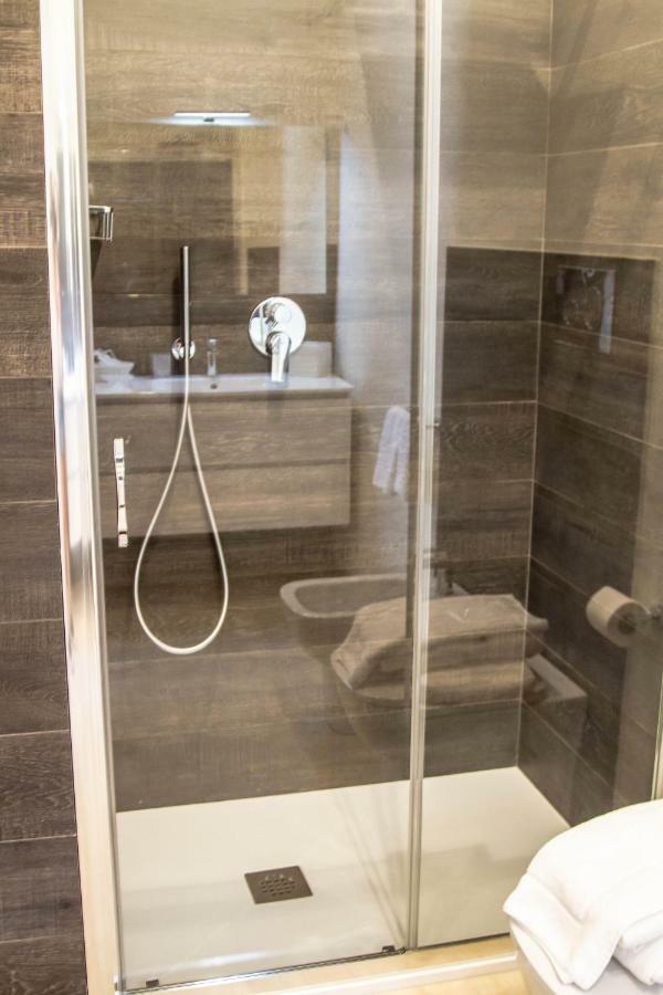 Deluxe Suite Spa Bath,824082821:JPEG